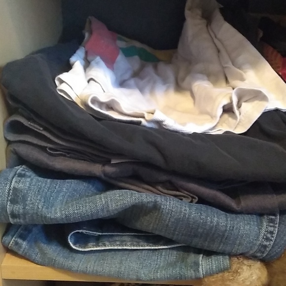 5 pounds of MYSTERY clothes Men's - Picture 4 of 4